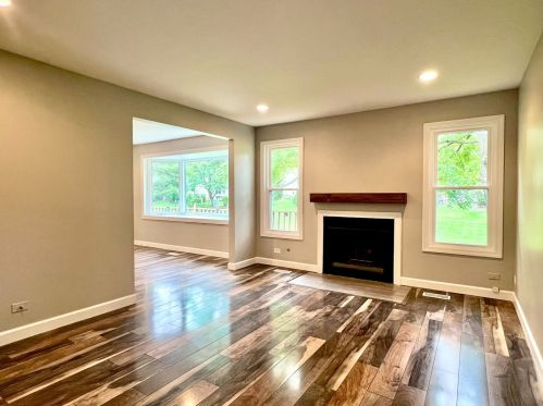 1044 Devonshire Ave, Naperville IL  60540-6272 exterior