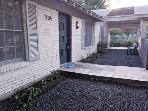 705 44th St, Austin, TX 78751-3919