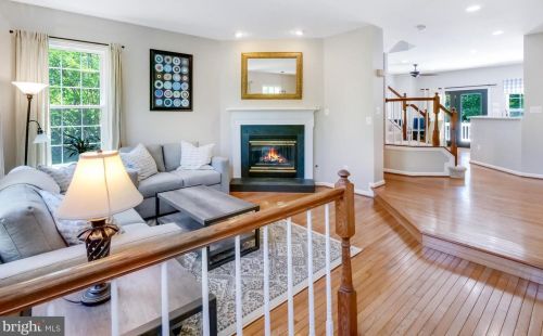 12001 Edgemere Cir, Herndon VA  20190-3256 exterior