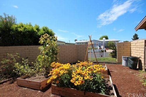 330 Magpie Ln, Santa Ana CA  92708-5822 exterior