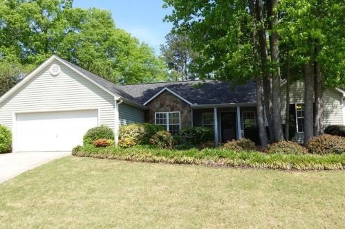 617 Oakwood Ln, Monroe, GA 30655-7818