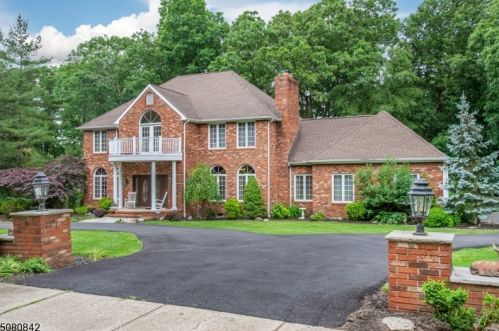 27 Ridge Rd, Parsippany, NJ 07834-9628