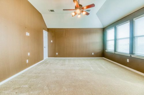 302 Round Lake Dr, Richmond TX 77469-1778 exterior