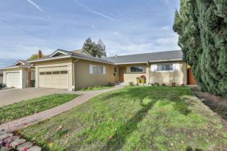 1661 Yosemite Dr, Milpitas, CA 95035-6547