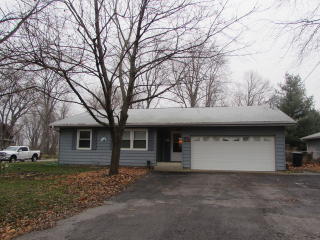 6295 Flora St, Kankakee, IL 60901-7565