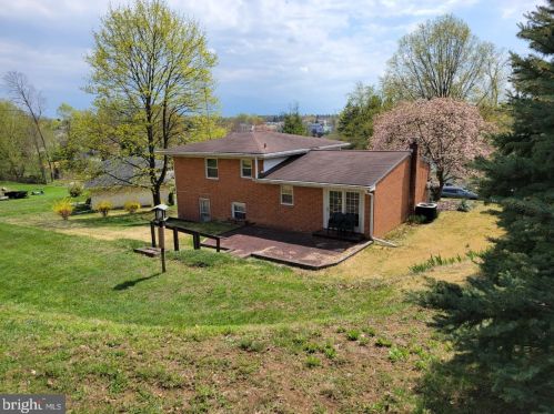 4930 Bretney Dr, Harrisburg, PA 17112-2105