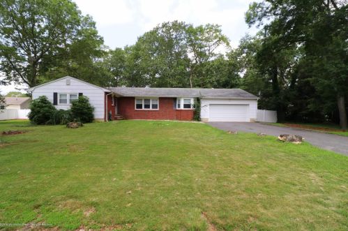 250 Juniper Ln, Lacey, NJ 08731-2708