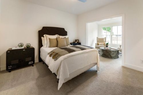 4015 Haverhill Dr, Atlanta GA  30342-3816 exterior
