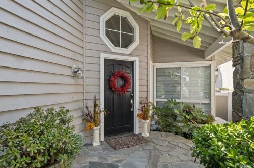 26 Foxboro, Irvine, CA 92614-7523
