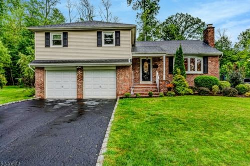 107 Oakland St, Berkeley Heights, NJ 07922-1907