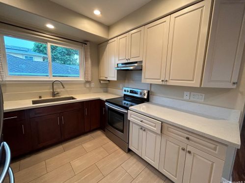 3237 Catherine St, Honolulu HI  96815-4149 exterior