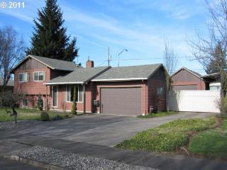 14075 Knott St, Portland, OR 97230-3826