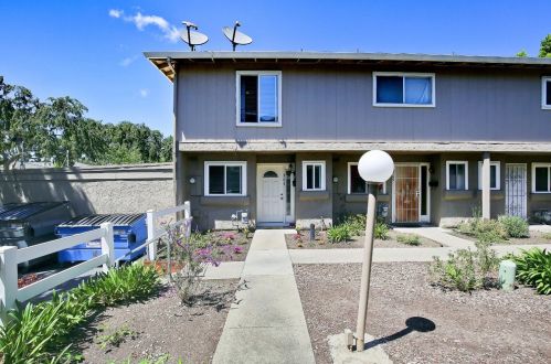 363 Temple Dr, Milpitas, CA 95035-4758