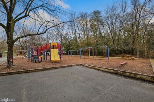 176 Berrywood Dr, Severna Park MD 21146-2033 exterior