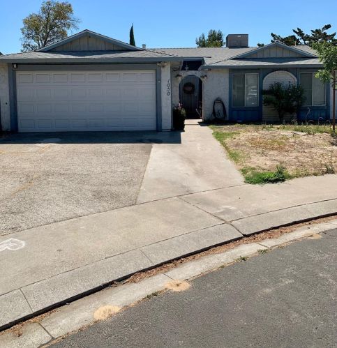 1050 Janet Ln, Manteca, CA 95337-6046