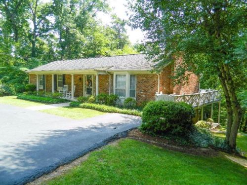 102 Park Ct, Martinsville, VA 24112-5324