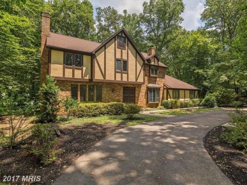 1696 Justin Dr, Gambrills, MD 21054-2013