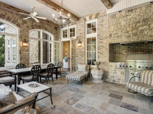 5540 Lake Island Dr, Atlanta GA  30327-4832 exterior