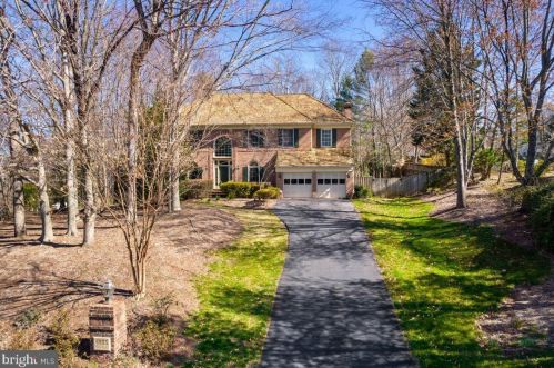 6905 Newby Hall Ct, Clifton, VA 20124-2614