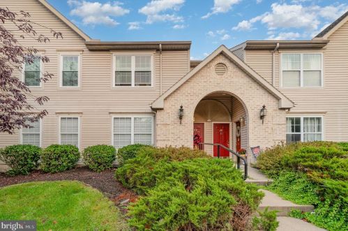 213 Forest Oak Ln, Harrisburg, PA 17110-3910