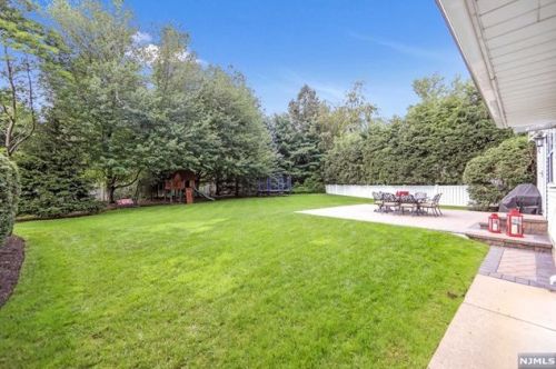 32 Belvidere Rd, Ridgewood, NJ 07452-3402