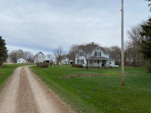 12237 625th Ave, Emmons, MN 56029-4083
