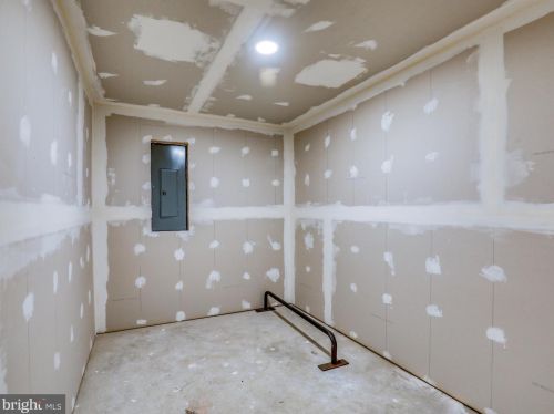 365 Chickamauga Dr, Harpers Ferry WV 25425-3633 exterior