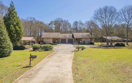 250 Bluebird Ln, Lavonia, GA 30553-3632
