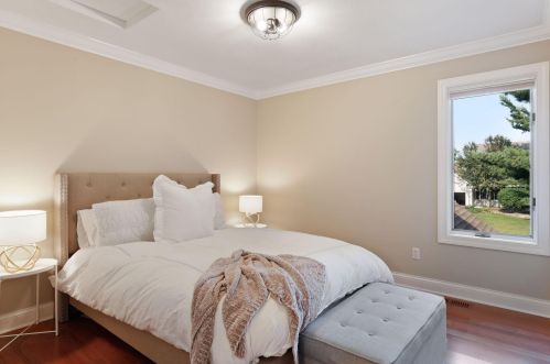 8932 Hunters Trl, Saint Paul MN  55125-9182 exterior