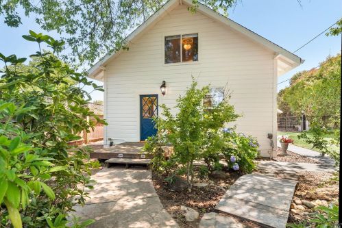 3355 Gravenstein Hwy, Sebastopol, CA 95472-2327