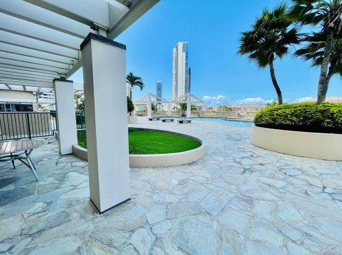 600 Queen St, Honolulu HI 96813-5115 exterior