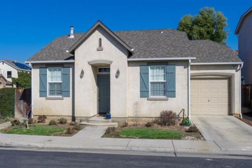 637 Edinburgh Ln, Clovis, CA 93619-9100
