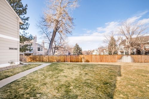 3880 Atchison Way, Denver CO  80014-7155 exterior