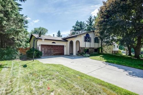 1960 Brenner Ave, Saint Paul, MN 55113-1206