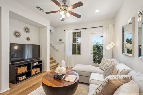 26 Full Moon, Irvine CA  92618-8843 exterior
