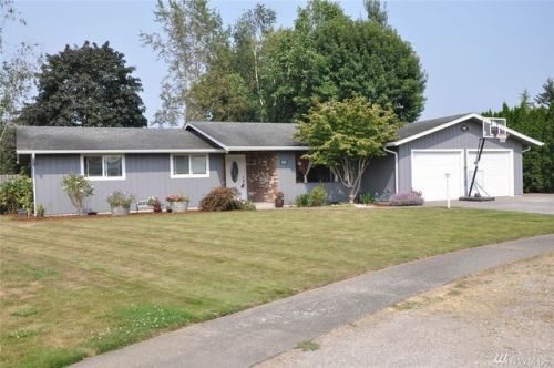 205 2nd St, Everson, WA 98247-8223