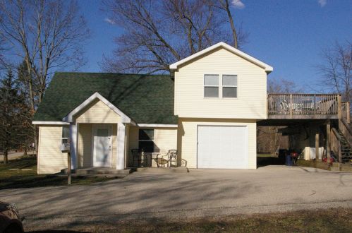 26290 Forest Ct, Antioch, IL 60002-8334