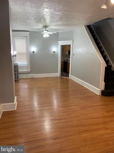 4154 8th St, Philadelphia, PA 19140-2202