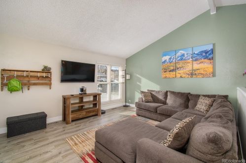 18947 61st Ave, Denver CO 80403-2103 exterior