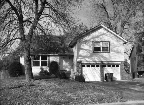 14701 Wyandotte Dr, Olathe, KS 66062-2680