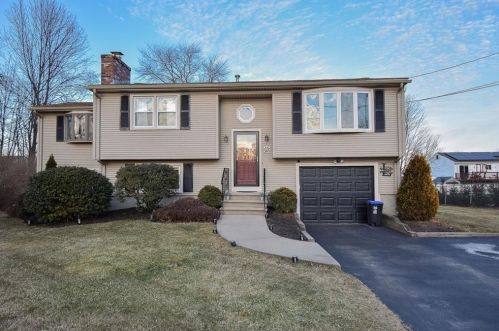 19 Newburg St, Providence, RI 02919-3655