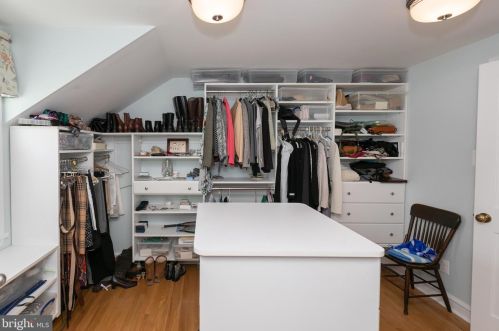 561 Crystal Lake Ave, Tavistock NJ 08033-2748 exterior