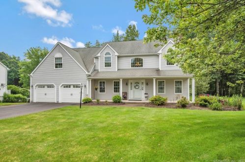 272 Pin Oak Dr, Southington, CT 06489-4034