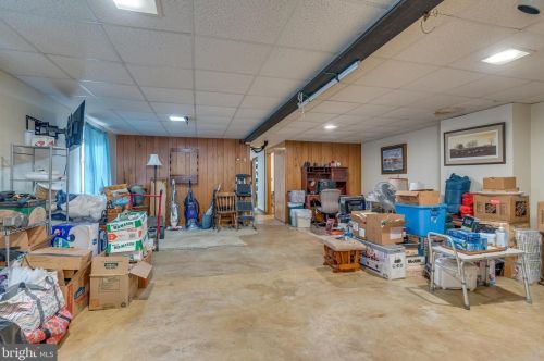 857 Oregon Trl, Harpers Ferry WV 25425-3144 exterior