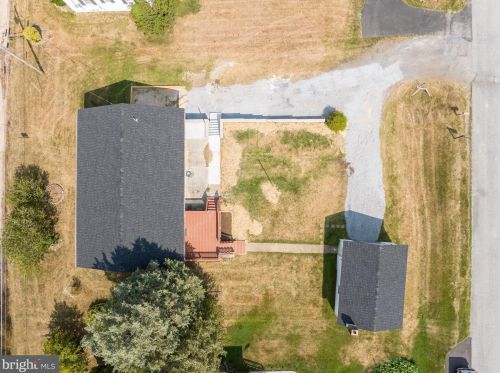 201 Pointfield Dr, Harpers Ferry WV 25425-5173 exterior