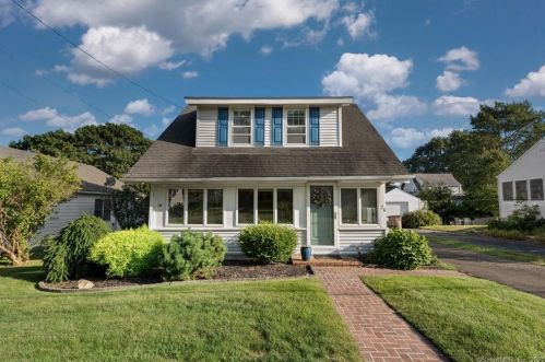 26 Indianola Rd, Niantic, CT 06357-3409