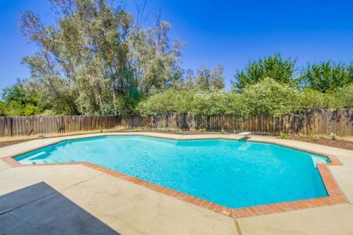 2116 Raymond Ave, Ramona, CA 92065-3034