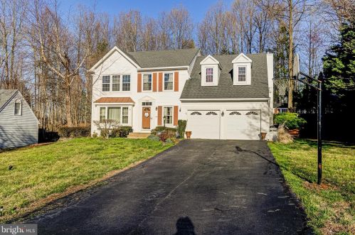15069 Greenmount Dr, Woodbridge, VA 22193-1857