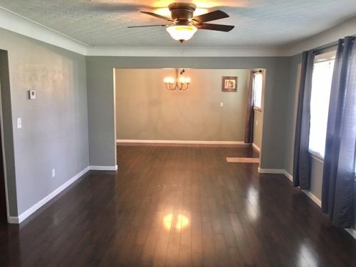 111 Southeast St, Kaufman, IL 62001-2245