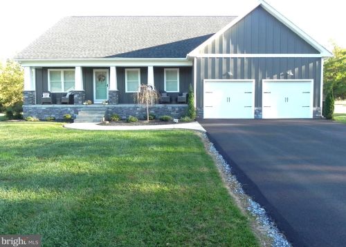222 Nimitz Ln, Hedgesville, WV 25427-4433